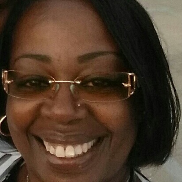 Profile Picture of Tonya Felder (@tmfelder43) on Poshmark