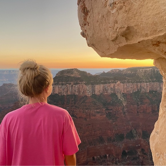 Profile Picture of Claire Buetow (@claire_buetow) on Poshmark