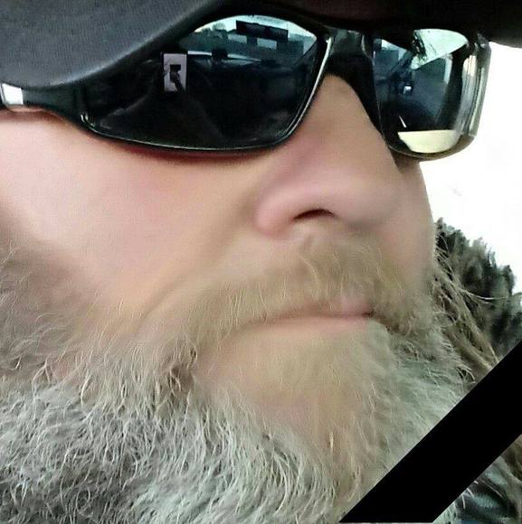 Profile Picture of Robert ray Ray (@robertray666) on Poshmark