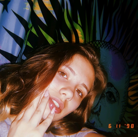Profile Picture of Olivia Keller (@olivia_gem) on Poshmark