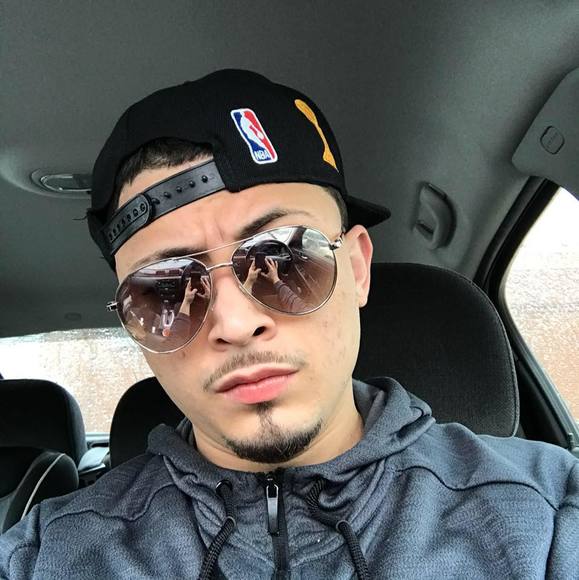 Profile Picture of Carlos Almanzar (@carlosalmanzar) on Poshmark