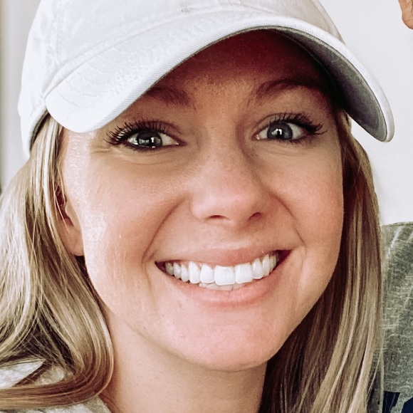 Profile Picture of Katie Stubleski (@kstubleski) on Poshmark