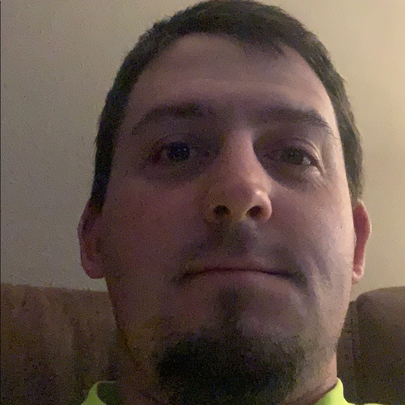 Profile Picture of Jesse Loyd (@22loyd) on Poshmark