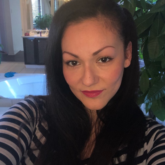 Lorena Osorio - Poshmark Profile Picture of Lorena Osorio (@lorenamichaud) on Poshmark