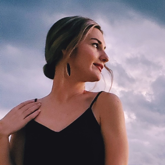 Profile Picture of Courtney Paege (@courtfend95) on Poshmark