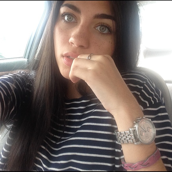 Profile Picture of Meledy Adrienne (@meledyadrienne) on Poshmark