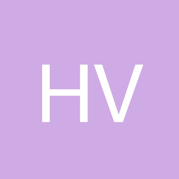 Profile Picture of Hazel Valentine (@hazelv14) on Poshmark