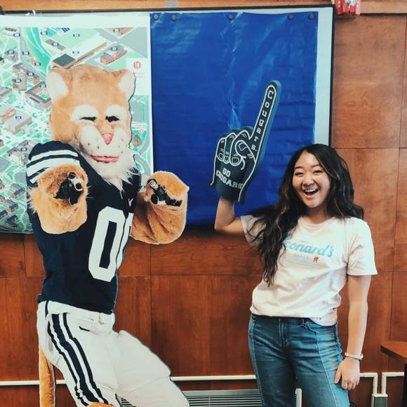 Profile Picture of Kenna Shinsato (@kennawenna2) on Poshmark