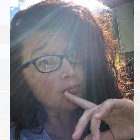 Profile Picture of Shannon Mockler (@shansababe) on Poshmark