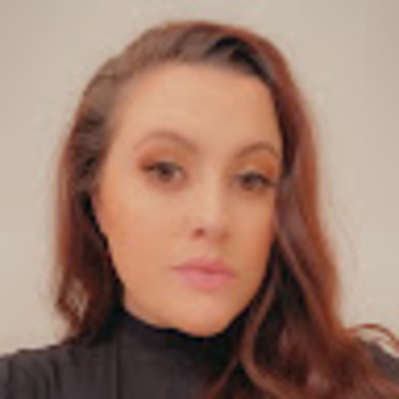 Profile Picture of Taylor Farrell (@taylorfarrell3) on Poshmark