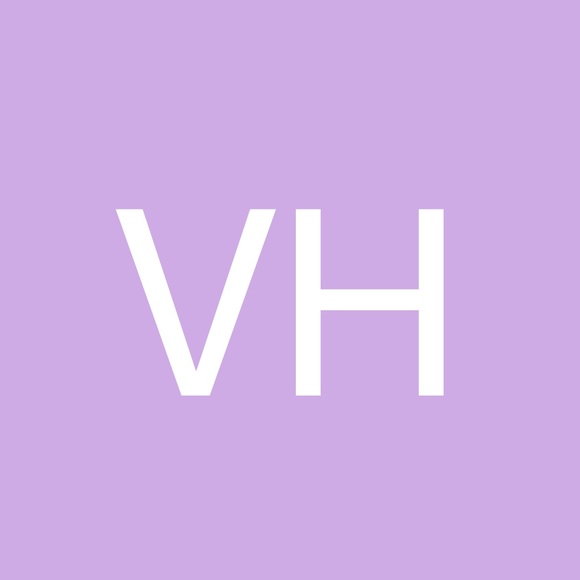 Profile Picture of Valeesha Higginbotham (@valeeshalynn) on Poshmark