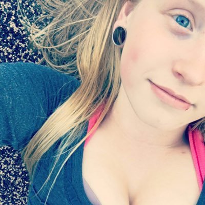 Profile Picture of Tiffany Rose Boberek (@t_ffanyrose) on Twitter