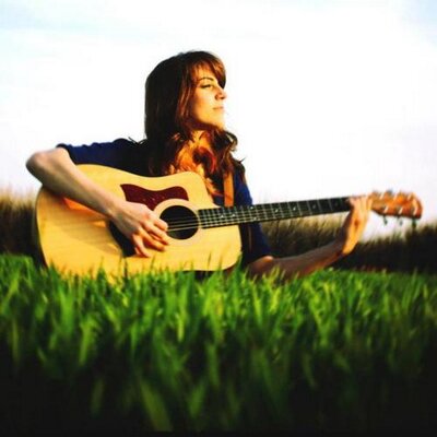 Profile Picture of Nikki Singleton (@NikkiSingSings) on Twitter