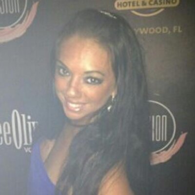 Profile Picture of Mary Larsen (@8NaMary) on Twitter