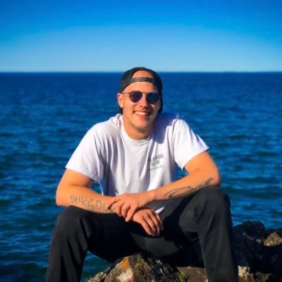 Profile Picture of Brad Shrader (@manwholaughs23) on Twitter