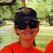 Profile Picture of Holli Pearce (@HolliPearce) on Youtube