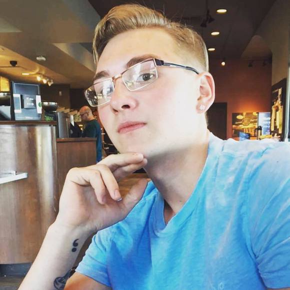 Profile Picture of Stosh Gasiewski (@hsots) on Poshmark