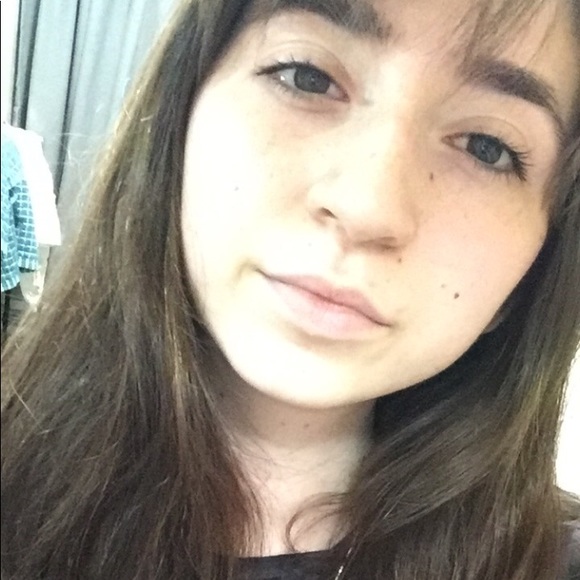 Profile Picture of Kim Hannah (@lividcabbage) on Poshmark