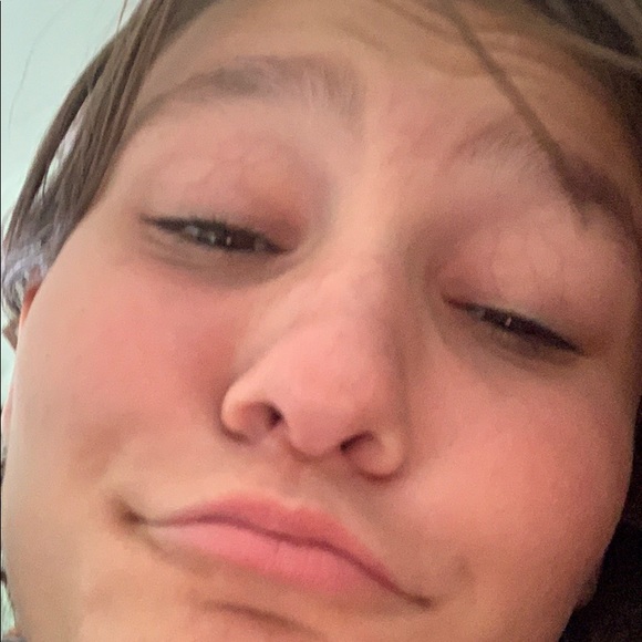 Profile Picture of Riley Hafer (@rileyhfhfh) on Poshmark