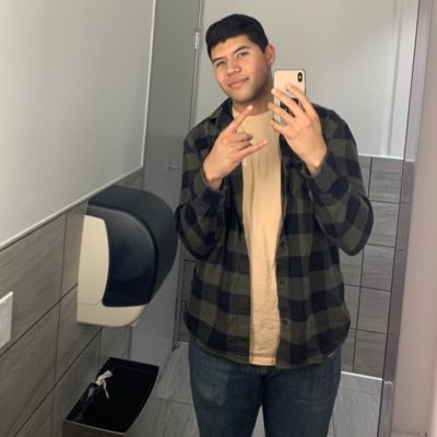 Profile Picture of Brandon Arevalo (@B_REVS) on Twitter