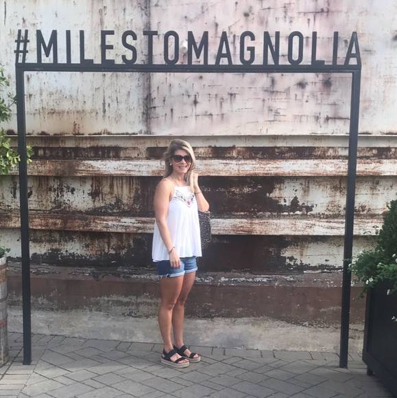 Profile Picture of Simone Adams (@sdams89) on Poshmark