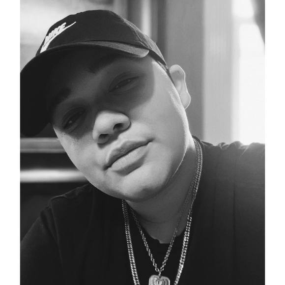 Profile Picture of Giselle Colon (@gcolon93) on Poshmark