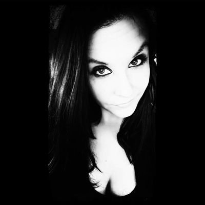 Profile Picture of Nichole Elizabeth (@xpitbullmomx) on Twitter