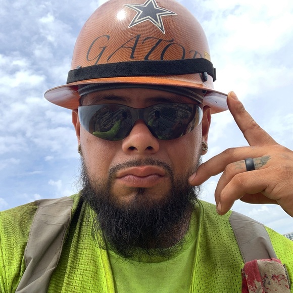 Profile Picture of Julio Chavez (@juliochavez06) on Poshmark