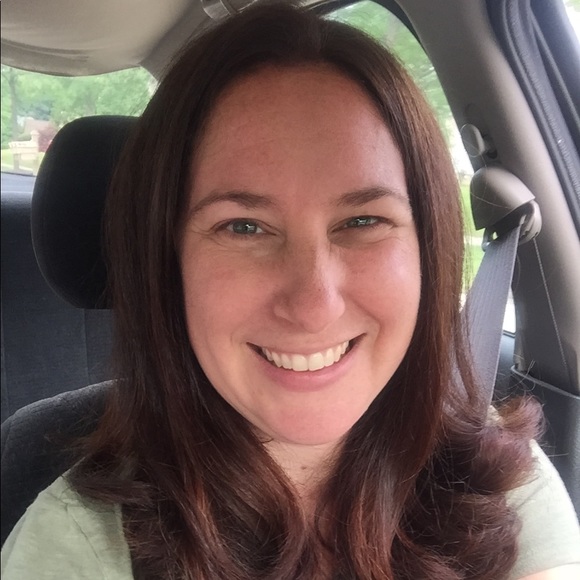 Profile Picture of Kim Burow (@kburow) on Poshmark