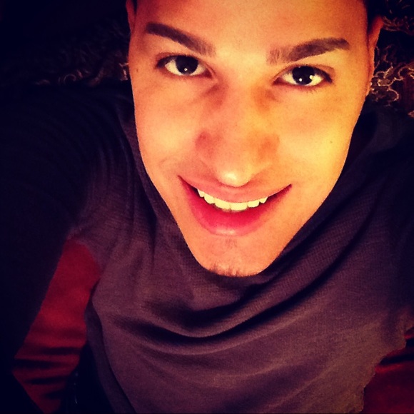 Jonathan Matta - Poshmark Profile Picture of Jonathan Matta (@aquamarine07) on Poshmark