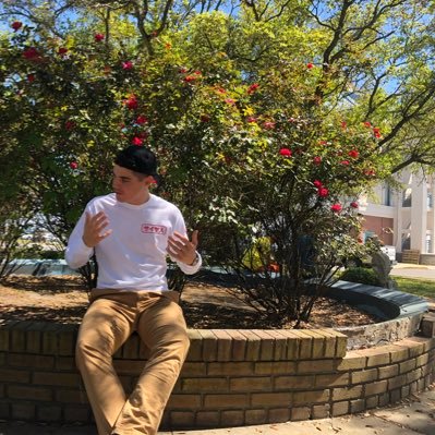 Profile Picture of Chris Puff® (@chris_puff) on Twitter