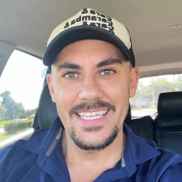 Profile Picture of Fabio Souza trainer (@fab_sabedoria) on Poshmark