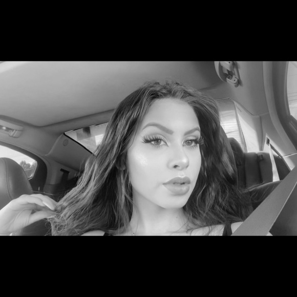 Profile Picture of Cordelia Mcdaniel (@cordeliamcdanie) on Poshmark