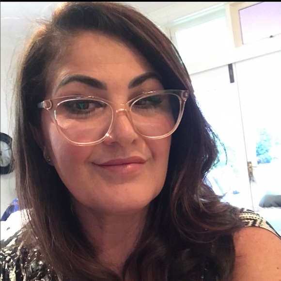 Profile Picture of Catherine Mullins (@cathmullins449) on Poshmark