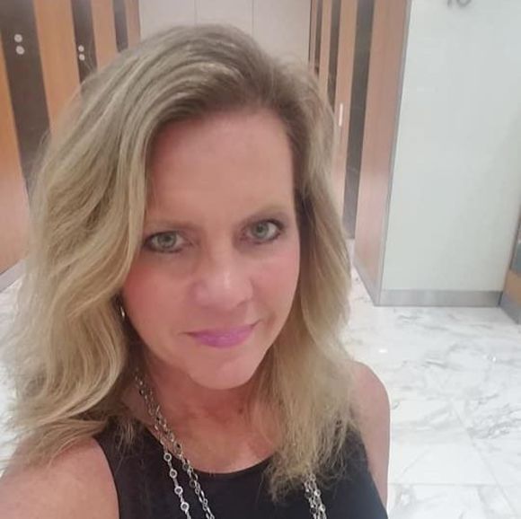 Profile Picture of Tina Cates byers (@tinabyers) on Poshmark