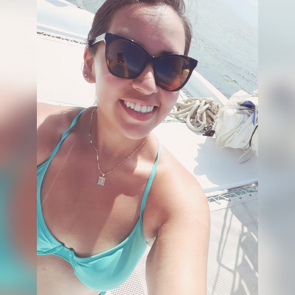 Profile Picture of Dino' Sanchez flores (@dsanchezflores) on Poshmark