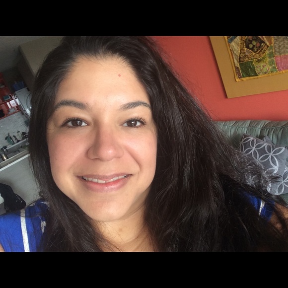 Profile Picture of Solmarie Perez (@magicsol) on Poshmark