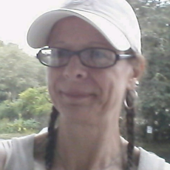 Profile Picture of Lori Klein (@wildchild24) on Poshmark