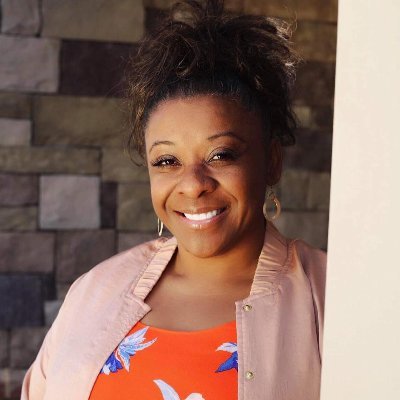 Profile Picture of Nancy Manning (@nancym_live) on Twitter