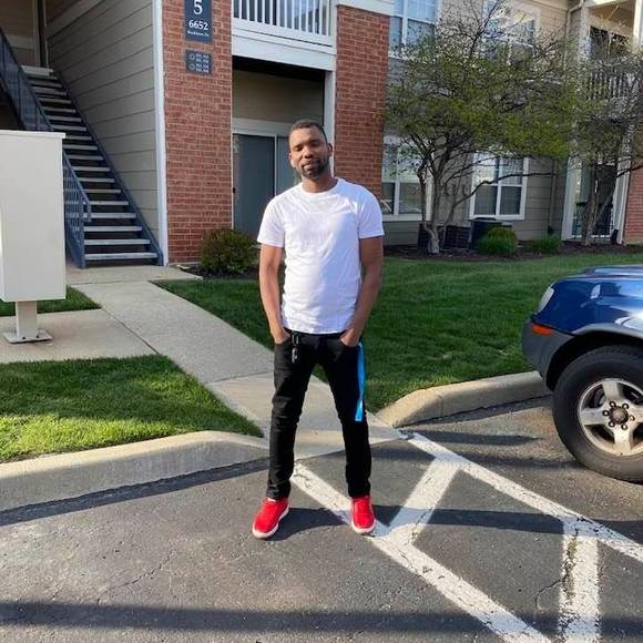 Profile Picture of Silva Torres (@shilermirvil) on Poshmark