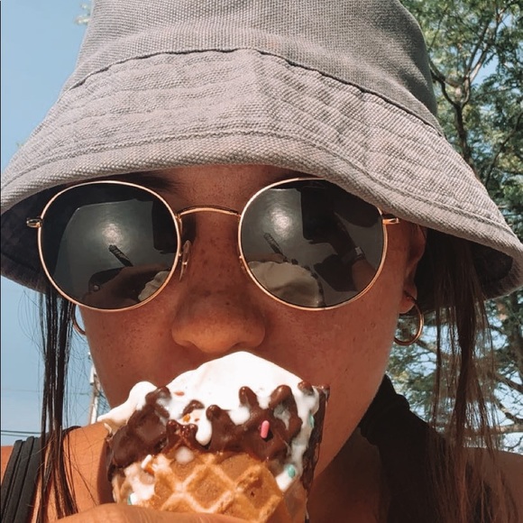 Profile Picture of Francesca Caccamo (@franklin_3333) on Poshmark