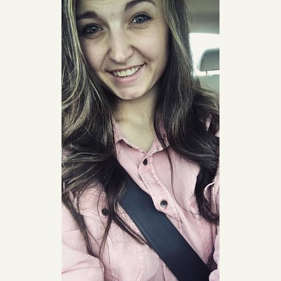 Cameo Head - Poshmark Profile Picture of Cameo Head (@ms_cameo) on Poshmark