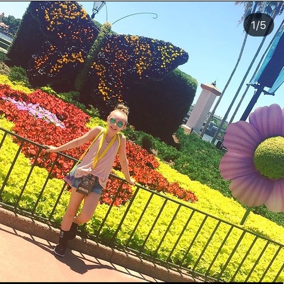 Profile Picture of Ava Prochniak (@avaprochniak) on Poshmark