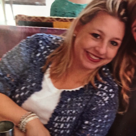 Profile Picture of Danielle Poole (@poole03) on Poshmark