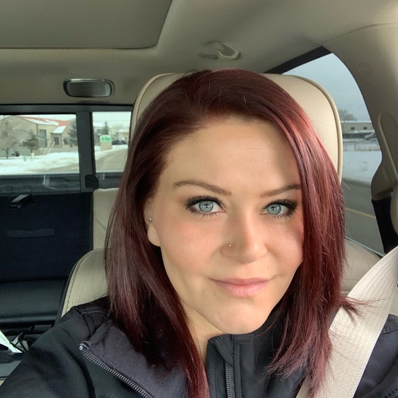 Profile Picture of Tia Stephens (@tia080689) on Poshmark
