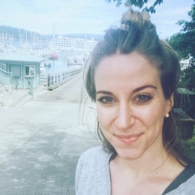 Profile Picture of Christina Berg (@clouiseberg) on Twitter