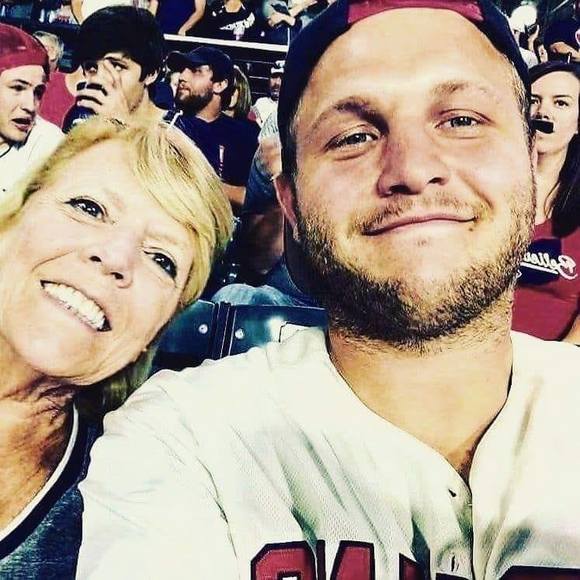 Profile Picture of Matt Sutton (@matt75962) on Poshmark