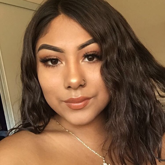 Profile Picture of Melissa Arreola (@melissaarreola) on Poshmark