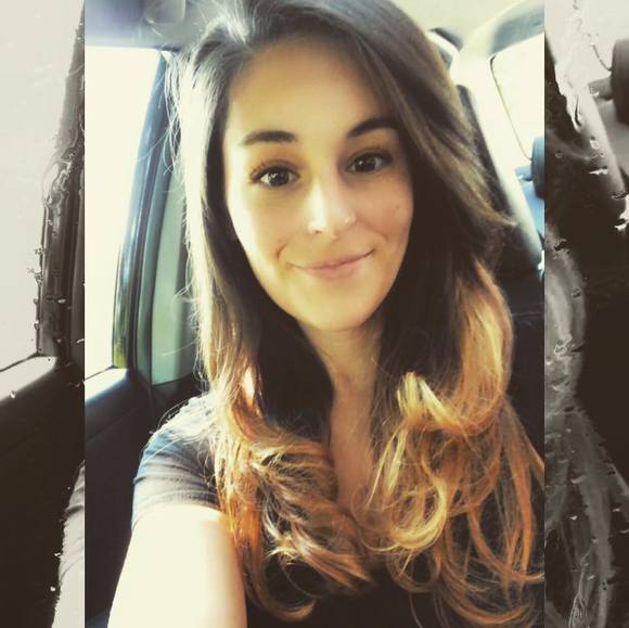 Profile Picture of Danielle Weisner (@dweisner1014) on Poshmark