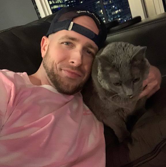 Profile Picture of Erik Storms (@erikstorms3) on Poshmark